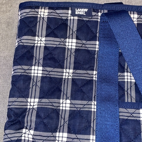 Lands' End Large Classic Quilted Tote Bag-Navy/White - Picture 4 of 5